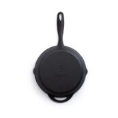 Illa Barebones gietijzeren koekenpan 25cm, authentieke braadpan voor traditionele gerechten, multifunctioneel gietijzeren kookgerei voor keuken en kampvuur, premium pan voor gastronomische kookbeleving bij Illa home decor Keerbergen
