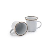 Illa Barebones tasses à espresso en émail egg shell lot de 2, accessoires café luxueux faits main en blanc crème doux, tasses à espresso intemporelles en acier émaillé durable, vaisselle raffinée style barista pour intérieurs modernes et campagnards chez Illa home decor Keerbergen